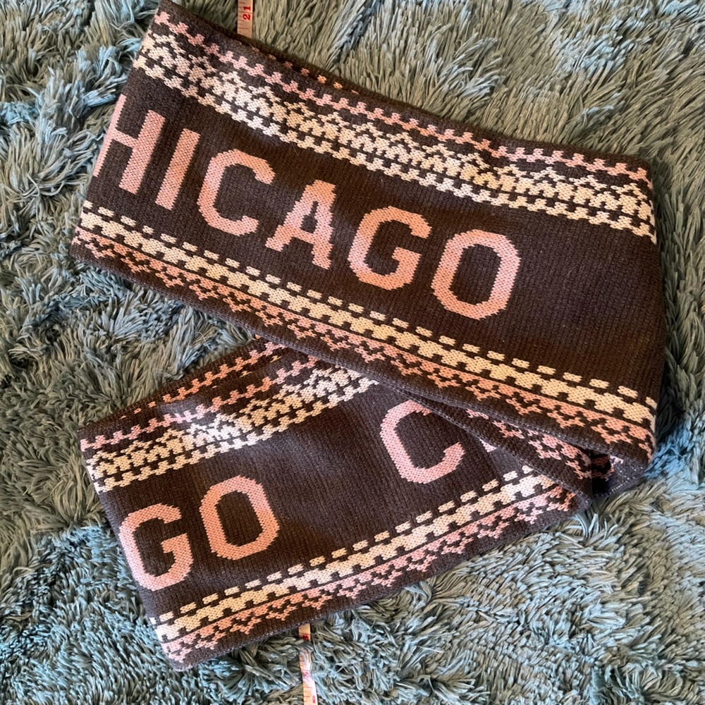 Like New Chicago Infinity Scarf